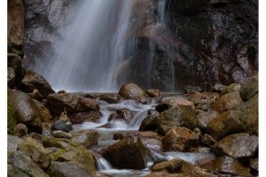 Wasserfall am Nakasendo Weg zwischen Magome und Tsumago, Japan (OM-1)