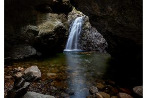 einer der vielen Wasserfälle im Yakushitani, Shikoku, Japan (SL2-S)