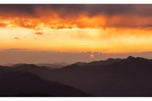 Sonnenuntergang auf dem Tsurugisan, Shikoku, Japan (SL2-S)